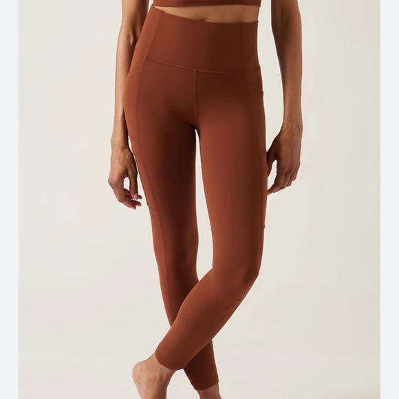 LIKE NEW Athleta Salutation Cargo 7/8 Tight - Picture 2 of 7